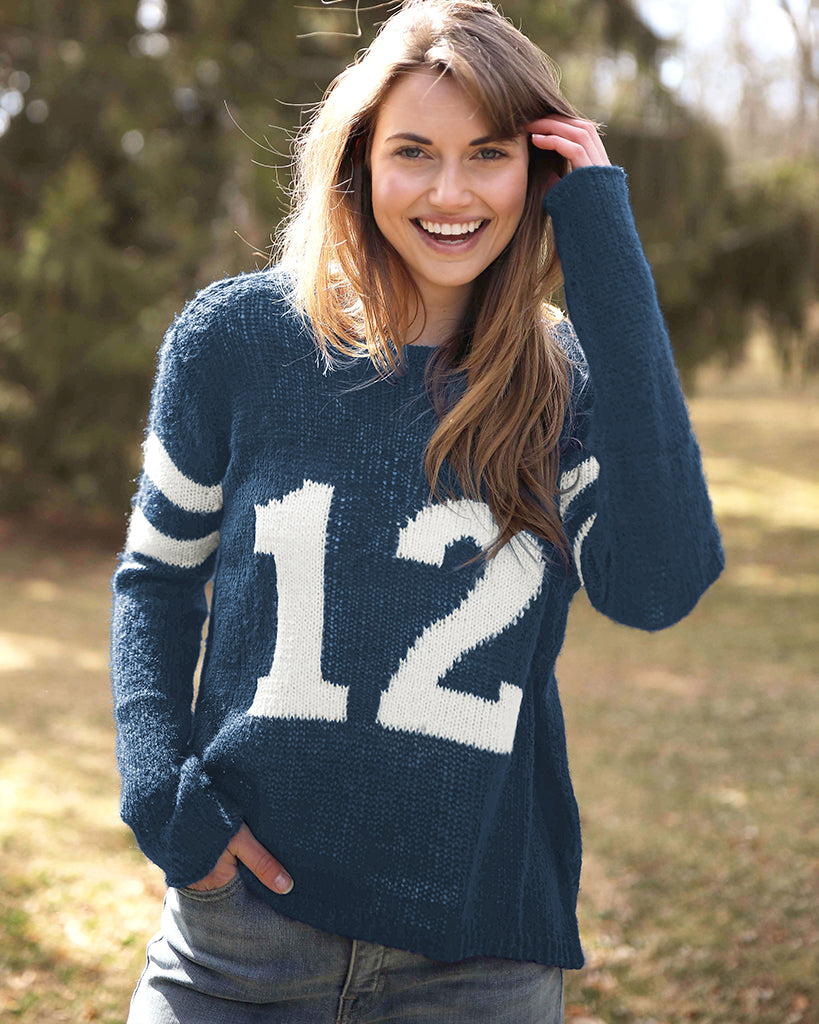 Wooden Ships Women's M/L factory Sweater Red White Blue Stars Stripes Pullover NWT BB19